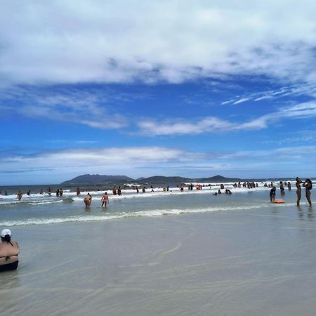Apartamento com vista para praia do Forte em Cabo Frio Exterior foto